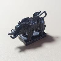 ราคา A173 พญาหมูเขี้ยวเพชร รุ่นขุมทรัพย์เขี้ยวแก้ว ๕๒" หลวงปู่กาหลง วัดเขาแหลม จ.สระแก้ว ปี2552 เนื้อทองแดงรมดำ (46853674022)