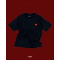 ราคา ส่งต่อ size 42” maison KEEPS | The Standard Adore Patch Logo Tee | เสื้อยืด ติดป้ายหัวใจปักโลโก้ (53055715758)