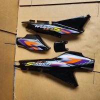 ราคา ชุดท้าย 4ชิ้น wave100s เวฟ 100 ตัวเก่า สีดำ ติดลายเทา ปี2002 เฟรมรถ เวฟ110s (22356298160)