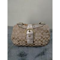 ราคา coach งานแท้ ไม่ขาดถลลอก มอมฝุ่นบ้าง ราคาเบาๆๆ หวิวๆๆๆ ไปเลยนะแจ๊ะ มีตำหนินะคะ ขายตามสภาพจ้า (5388312705)