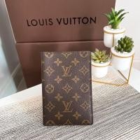 ราคา Lv สองพับใบใหญ่ มือสองของแท้ค่ะ (รบกวนทั่กแชทก่อนสั่งค่ะ) (17719659856)