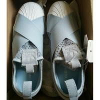 ราคา adidas slip on สีเทา รุ่นใหม่ ขายขาดทุน (428628281)