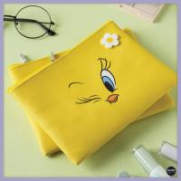 ราคา [Daiso Korea] Looney Tunes Twety Flower Zip Slim Pouch – Cute & Compact Organizer (26079546777)