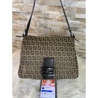 ราคา Fendi shoulder bag มือสอง ของแท้ (16868544101)