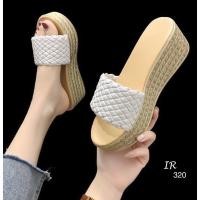 ราคา 320 รองเท้าเตารีดหนังสวมสาน ส้นพียูเบาหวิวเตารีดสูง 2.2 นิ่ว ทรงสโลป (4564611828)