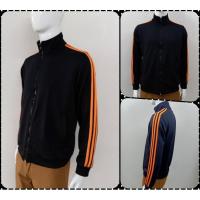 ราคา เสื้อแจ็คเก็ตผ้าวอร์มสีดำ แถบส้ม ผ้าระบายอากาศ แขนจั๊ม ชายจั๊ม ซิปหน้า กระเป๋าเจาะข้าง เสื้อคลุม ออกกำลังกาย ผลิตในไทย (7048271891)