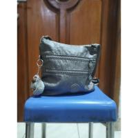 ราคา กระเป๋าสะพาย kipling สีเทาเมทัลลิก (42055747215)