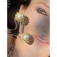 ราคา ต่างหูมุก Fresh Water Pearl สีขาวอมชมพูเหลือบรุ้ง ล้อมด้วยไวท์โอปอล (24363812029)