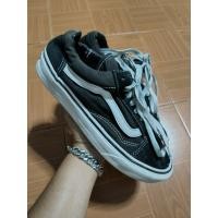 ราคา Vans สีดำหนอนขาว ไซร้ 39/25 มือสองของแท้ (43626426156)