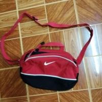 ราคา กระเป๋าสายยาวใบเล็ก​ NIKE (4629949818)