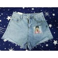 ราคา กางเกงยีนส์ขาสั้นสีซีด แต่งเพชรวิ้งๆ ปลายขาขาด (2624543699)