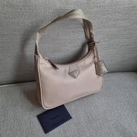 ราคา Prada Hobo Bag Re-Edition อุปกรณ์ การ์ด ถุงผ้า บุ๊ค (9060661943)