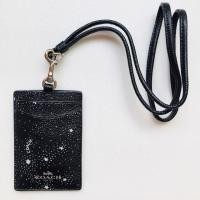 ราคา สายคล้องคอ coach สีดำลายดาวขาว ของแท้ (1459988303)