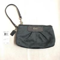 ราคา [Used] กระเป๋าคล้องมือ Coach Ashley Wristlet ของแท้ มือสอง (1855124736)
