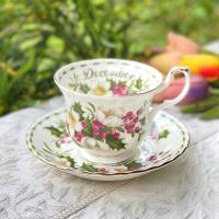 ราคา *มีตำหนิ* ชุดแก้วชากาแฟ Duo Royal Albert Flower of the Month Series "December - Christmas Rose" Bone China แก้วชา (18305457729)