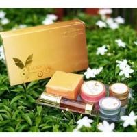 ราคา ครีมมาเชอรี่ *กล่องทอง บาย จูมิ ครีมเซตหน้าใส (728) (7762585025)