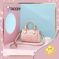 ราคา Authentic Nano Speedy Snoopy กระเป๋าสะพายบอสตันลายนูน (24187285343)