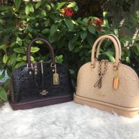 ราคา MINI SIERRA SATCHEL IN SIGNATURE DEBOSSED PATENT LEATHER COACH #F55450 (631526654)