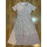 ราคา เดรสสีชมพูลายดอกเดซี่ งานป้าย Dress World อก 32 เอว 26 สะโพก 36 ความยาว 42 (28880290829)