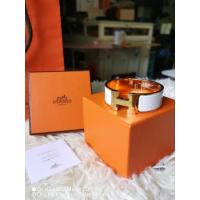 ราคา Hermes Clic Clac PM Y18 White Gold สภาพสวย มือสอง ของแท้‼️ (25481368977)