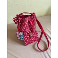 ราคา กระเป๋าทรงขนมจีบ Premium Gift ยี่ห้อ Estee Lauder มือ 2 (23129666591)