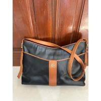 ราคา กระเป๋าสะพาย Givenchy ของแท้ (51855660657)