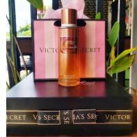 ราคา ของแท้ 100% Victoria's Secret Bare Vanilla Candied Fragrance Mist (27613356489)