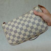 ราคา LV POCHETTE #Damier azur มือสอง ไม่แท้ (4179737773)