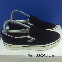 ราคา Van slip on มือสองของแท้ (1512229512)