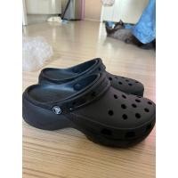 ราคา Crocs classic platform clog มือสองแท้10000% (23720753517)