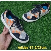 ราคา รองเท้า adidas มือสอง 37.5 (26370719210)