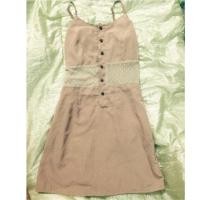 ราคา เดรส สีน้ำตาลอ่อน (15851490)