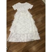 ราคา เดรสยาวสีขาวแต่งระบายเป็นชั้นๆ (15230298780)