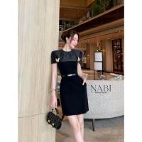 ราคา เดรสแขนกุดทรงเข้ารูป สีกรม มาคู่กับเสื้อคลุม A-64660 (nabi) (56505965670)