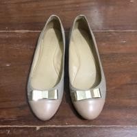 ราคา รองเท้า charles & keith ส้นแบน ของแท้ 100% ค่ะ (1094939808)