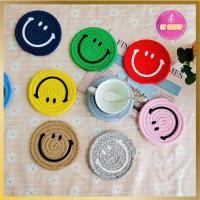 ราคา เซนต์ กลุ่ม ที่รองแก้วน้ําและแผ่นรองหม้อ ผ้าฝ้าย ลายหน้ายิ้ม กลม ทอมือ หลากสี กันน้ําสะดวก (52657416287)