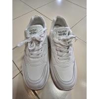 ราคา รองเท้าผ้าใบมือสองสภาพดีมาก (54956923992)