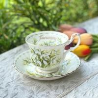 ราคา *มีตำหนิ* ชุดแก้วชากาแฟ Duo Royal Albert Flower of the Month Series "January - Snowdrops" Bone China Made in England (20005386261)