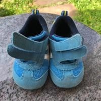 ราคา รองเท้าเด็ก asics kid ของแท้ 100% มือสองสภาพดีมาก (1280494976)