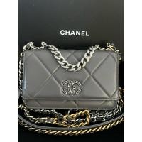 ราคา #มือ2 #แท้ % Kept unused Chanel 19 WOC lamp skin สีเทา (microchip) ใบเสร็จ 7/2022 (28559836298)