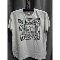 ราคา เสื้อยืด มือสอง อก20'ยาว26' ลายพิมพ์ "DE PASSAGE" ป้ายFruit of the Loom (41123004193)
