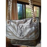 ราคา กระเป๋าสะพายข้างหนังแท้ 100% แบรนด์ YSL ไซส์ 8 นิ้ว สูง 7 นิ้ว สภาพดี อะไหล่เงินสวยๆ สายปั๊มแบรนด์ทั้งหมด มีป้ายแบรนด์ (19800653021)
