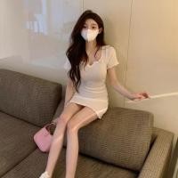 ราคา ชุดเดรสสั้นรัดรูปคอวีรัดรูป (22723423271)