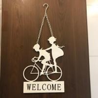 ราคา ป้ายแขวนWELCOME พร้อมคู่รักปั่นจักรยาน ทำจากเหล็กสีขาว (4039852116)