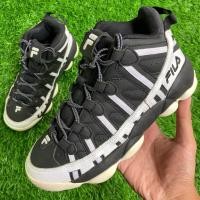 ราคา FILA Spaghetti 95 Black White Basketball Shoes ไซส์ 36.5 (54556142790)