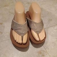 ราคา รองเท้าแตะเพื่อสุขภาพ ยี่ห้อ fitflop แท้ (มือสอง) (ราคามือหนึ่ง 5,990) (27556341269)