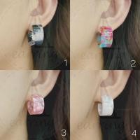 ราคา ต่างหูห่วงครึ่งวง งานเรซิ่นลายหินอ่อน ราคาต่อ1คู่ พร้อมแป้นโลหะทรงจุกน้ำเต้าทุกคู่ (23708652506)