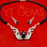 ราคา เซ็ต ต่างหู สร้อยคอ พร้อม จี้ ลายกนก เงินแท้ พลอยนิลแท้ ไหมทองแท้ YTG-11905 YTGEMS (22863023860)