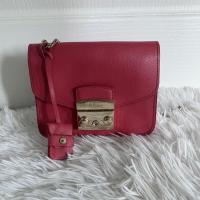 ราคา กระเป๋า Furla metropolis มือสองของแท้ (11240594193)