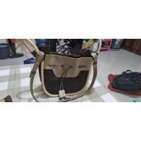 ราคา (จอง) Preloved josvli bentoy draw กระเป๋าสีเทามุก (27865191094)